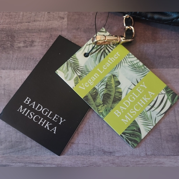 1 DAY SALE! NWT Badgley Mischka Small Black Quilted Vegan Crossbody Bag/Clutch - Picture 14 of 16